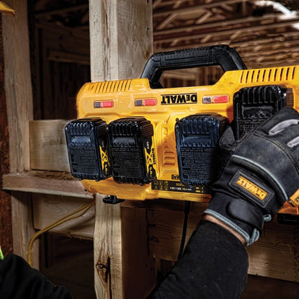 DeWalt DCB104-QW XR Multivoltage 4-poort snellader 12V/18V/54V