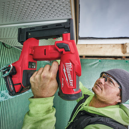 Milwaukee M18 FNCS18GS-202X Afwerkingstacker 18V