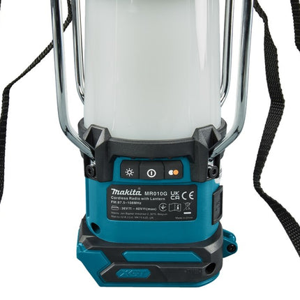 Makita MR010GZ 40 V Max Camping lamp met radio en Bluetooth