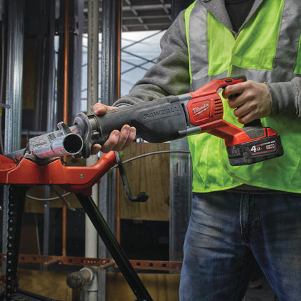 Milwaukee M18 BSX-402C SAWZALL Reciprozaagmachine - 2x4Ah 18V