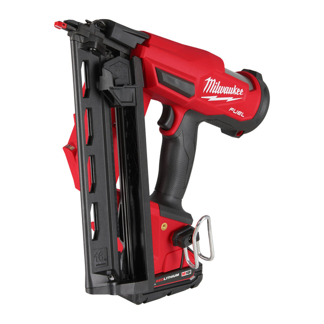 Milwaukee M18 FN16GA-202X FUEL 16 GA Haakse Afwerkspijkermachine - 2x2Ah 18V